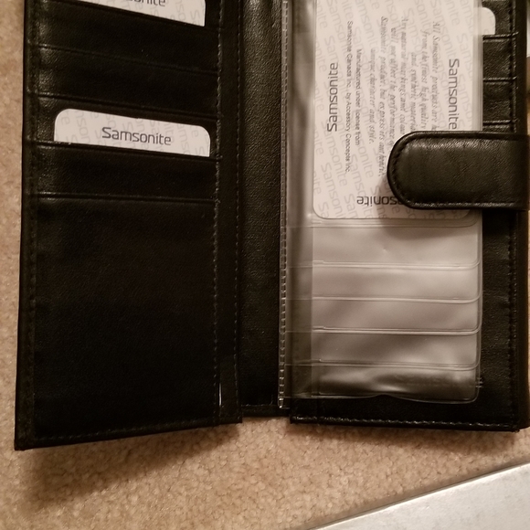 NEW | Beautiful Samsonite | Women's Classic Leather | Bifold Wallet - Picture 3 of 5